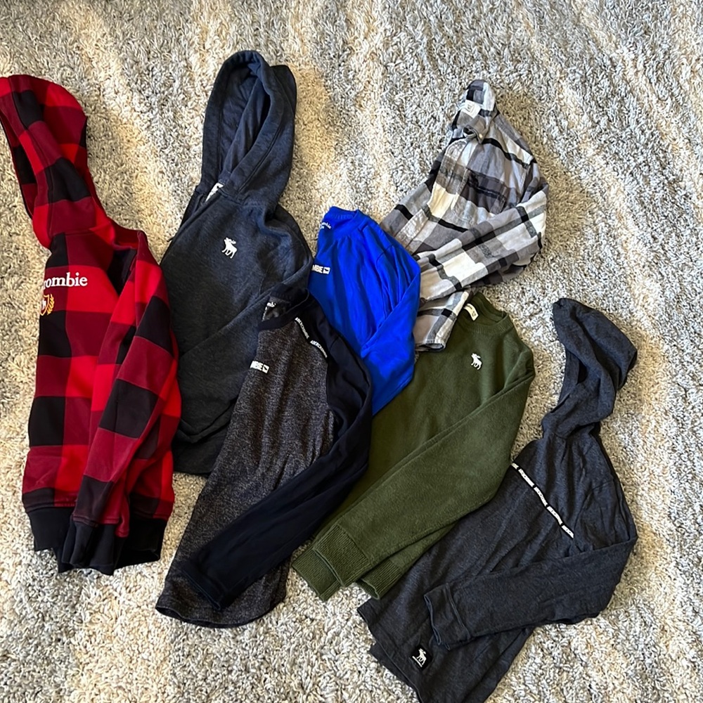 Boys tops lot.